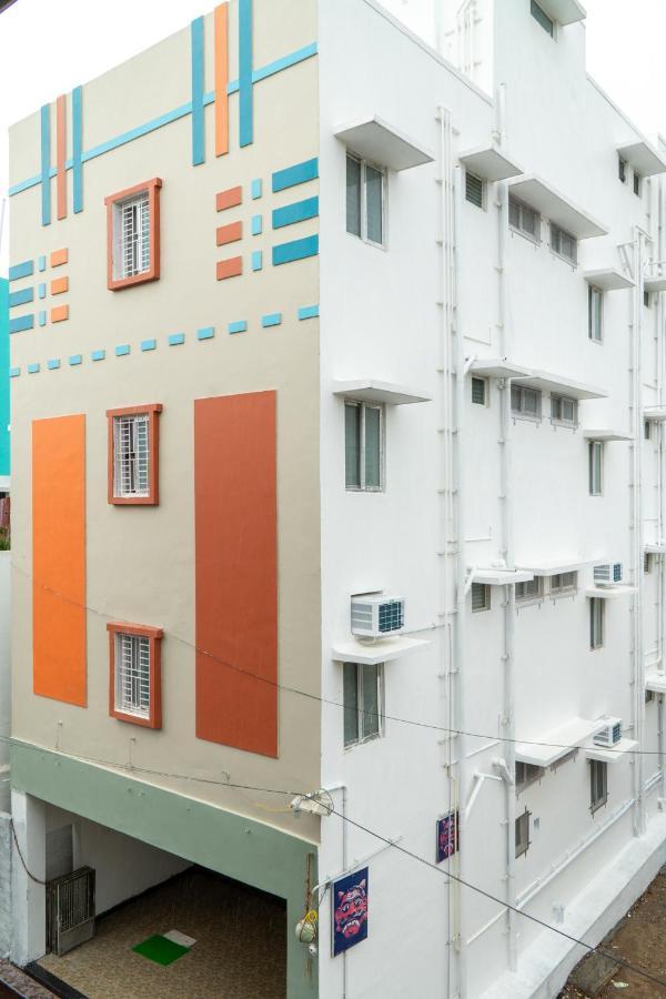 Lakshmi Paradise Lodge A/C Pollāchi المظهر الخارجي الصورة