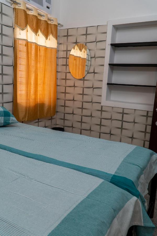 Lakshmi Paradise Lodge A/C Pollāchi المظهر الخارجي الصورة
