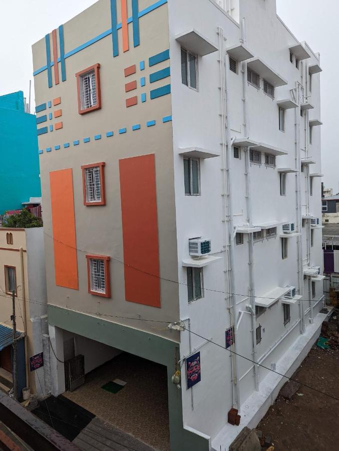 Lakshmi Paradise Lodge A/C Pollāchi المظهر الخارجي الصورة