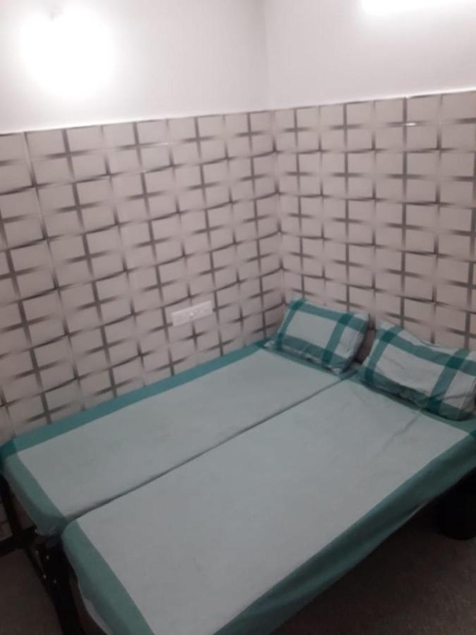 Lakshmi Paradise Lodge A/C Pollāchi المظهر الخارجي الصورة